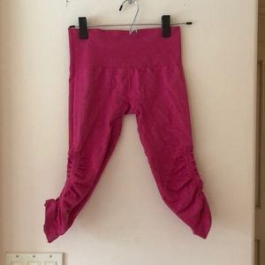 Sz. 4 hot pink Lululemon Running Crops